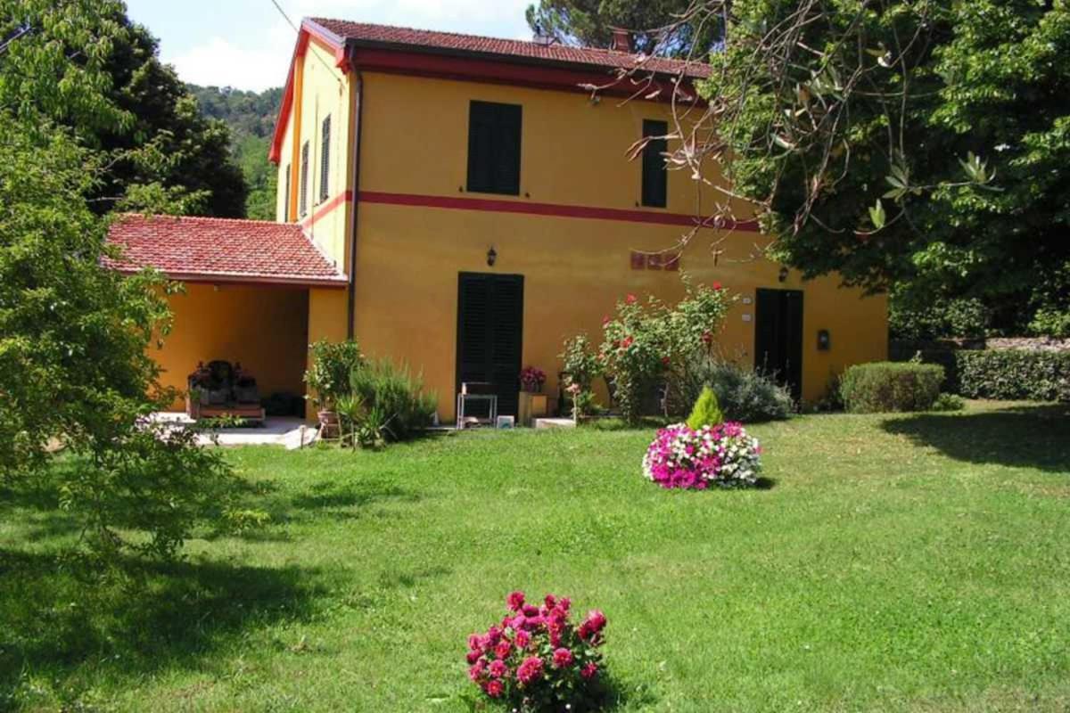 فندق A Casa Di Antonio لوكا المظهر الخارجي الصورة